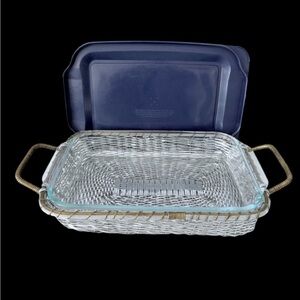 PYREX 3 QT. CASSEROLE DISH #233 w/ PYREX LID & WOVEN ALUMINUM BASKET w/ HANDLES